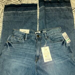 Kensie Women’s Wide Jeans in Classic Blue